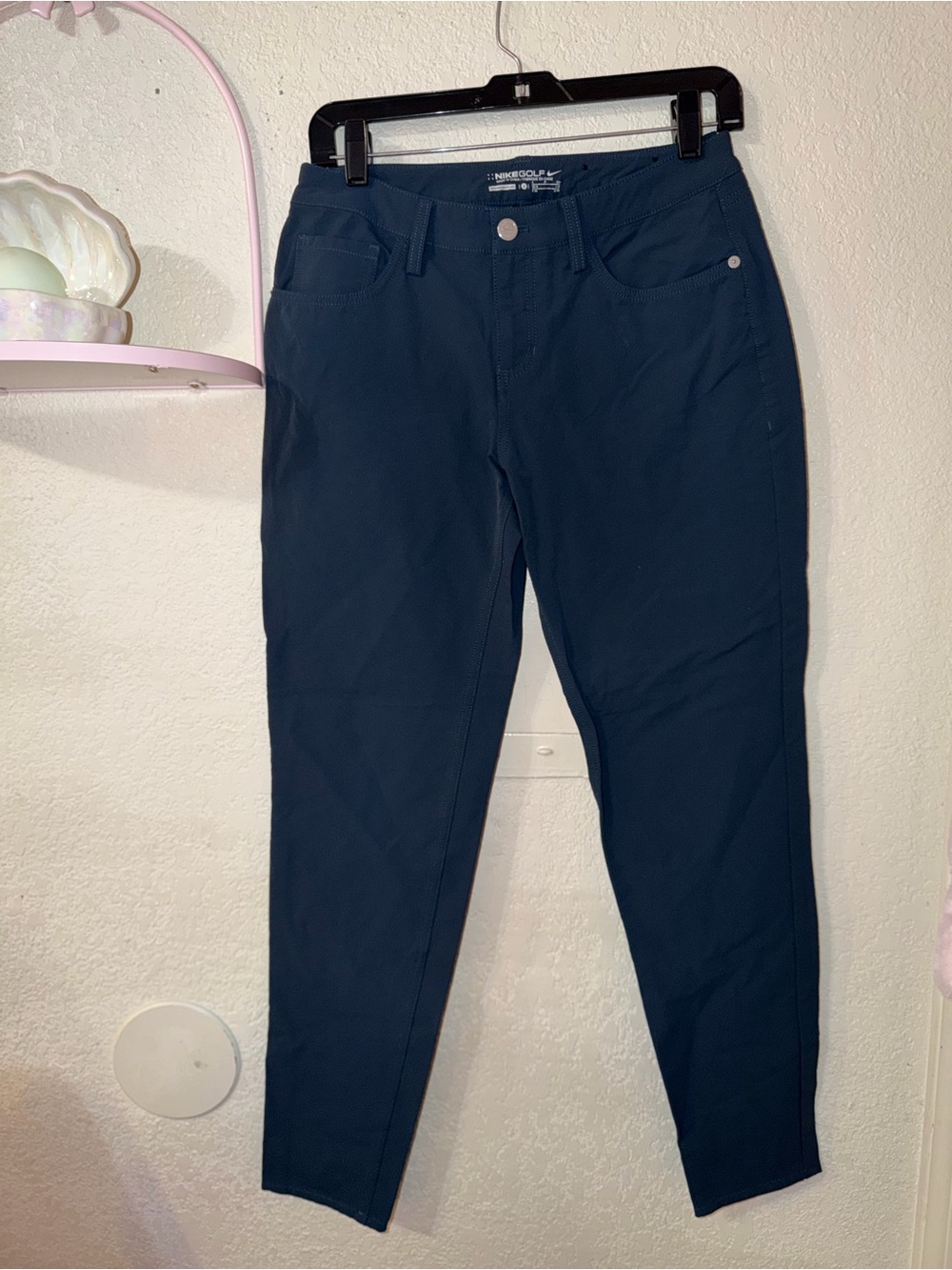 Woman’s Nike golf pants 4